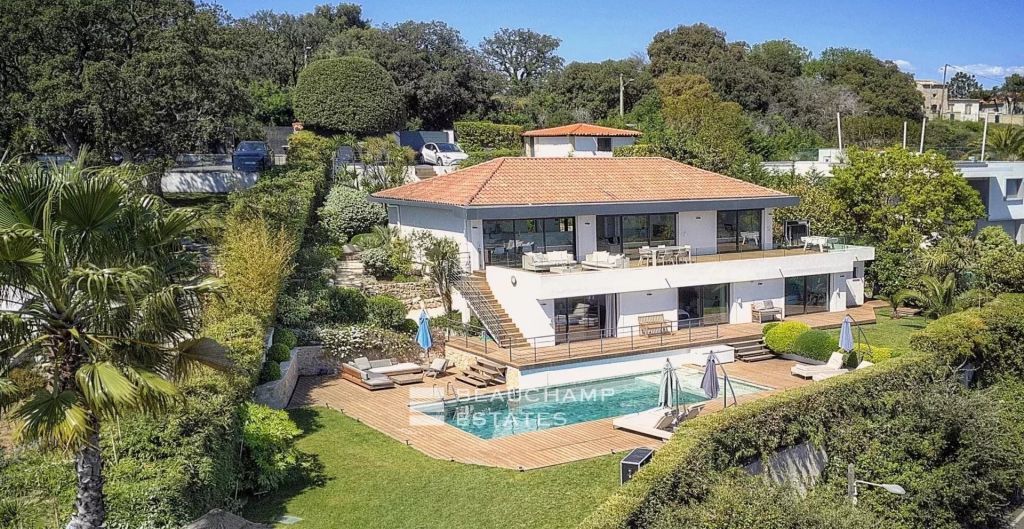 Sea View Villa in Cannes