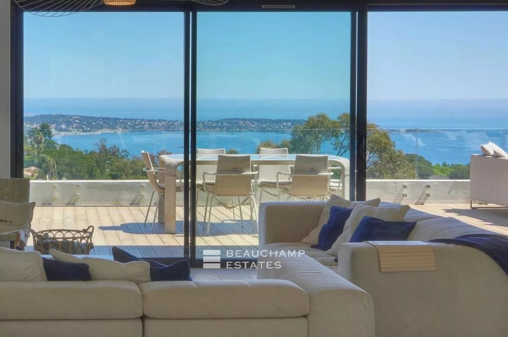 Sea View Villa in Cannes
