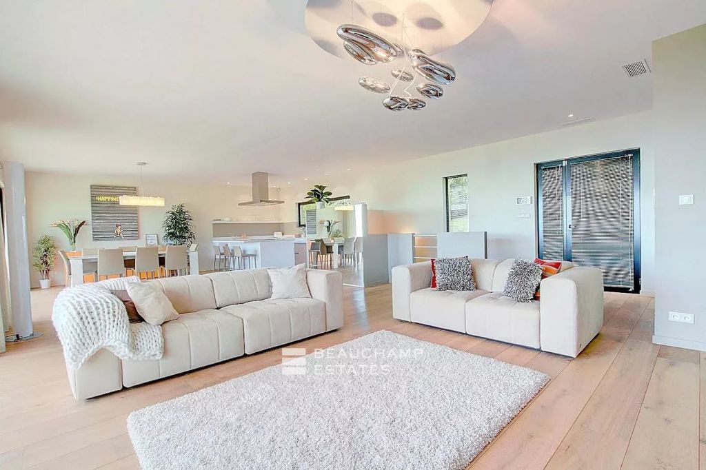 Sea View Villa in Cannes