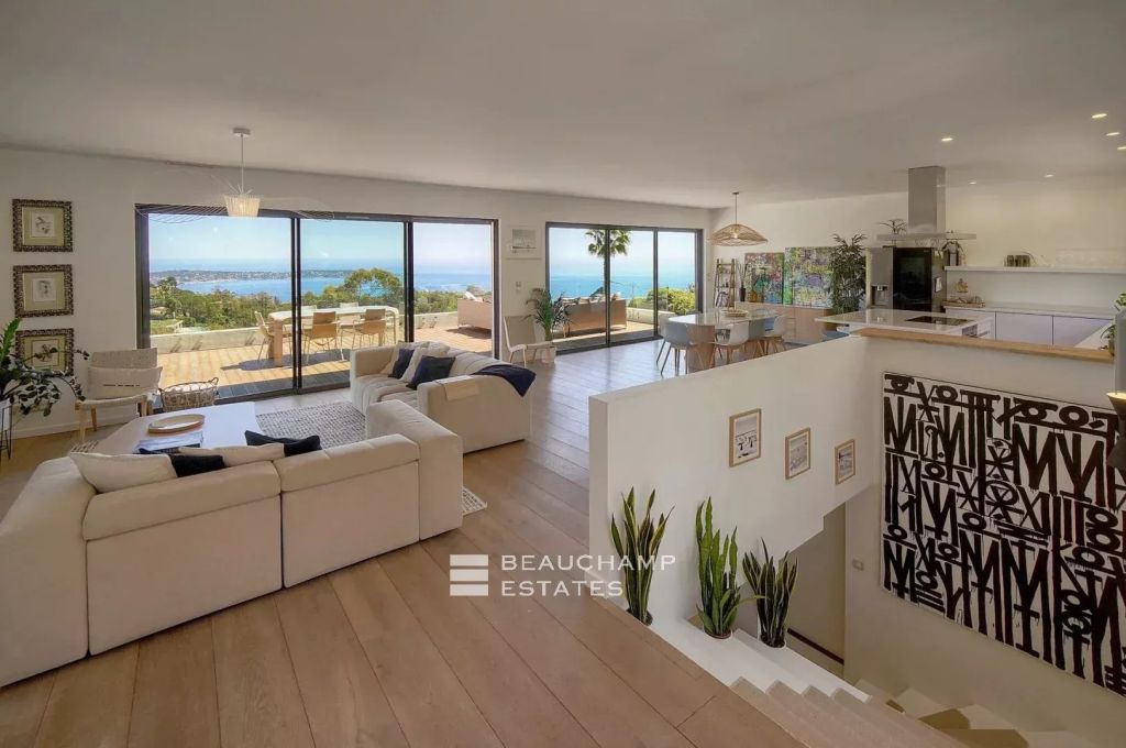 Sea View Villa in Cannes