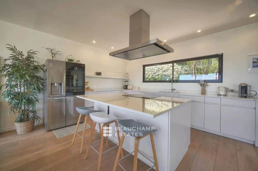 Sea View Villa in Cannes