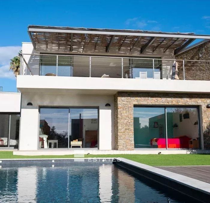 Villa vue mer à pied des plages