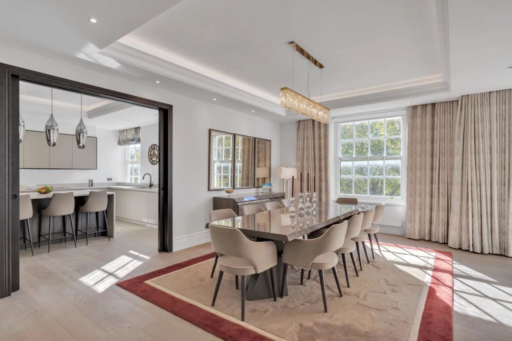 Six-bedroom apartment overlooking Regent’s Park