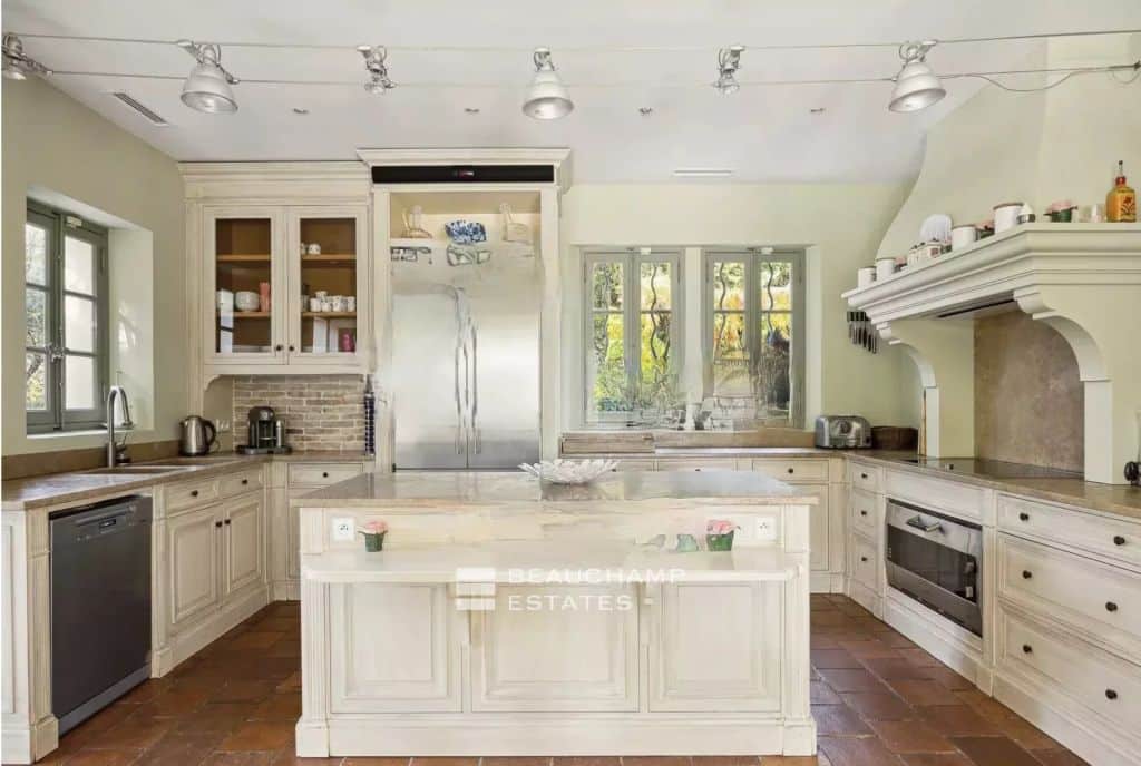 SOMPTUOUS BASTIDE AIXOISE