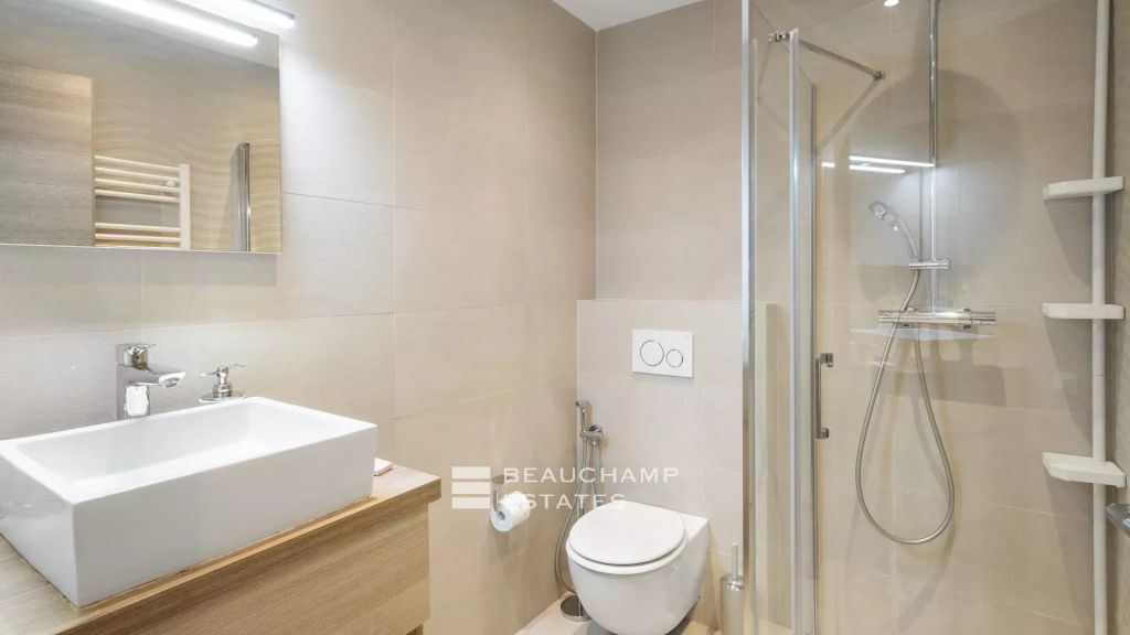 Spacious 4-bedroom en suite apartment – Rue d’Antibes