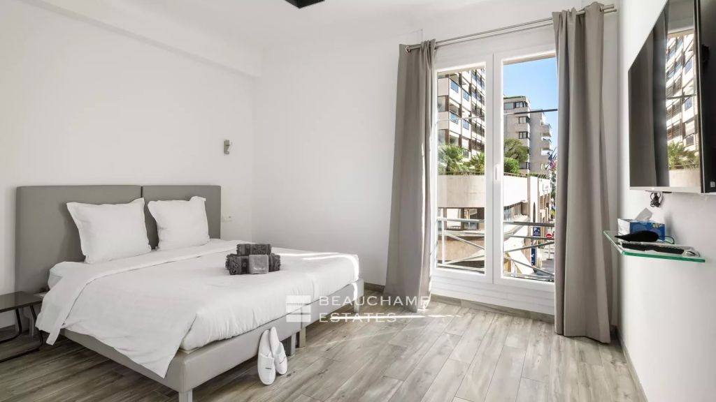Spacious 4-bedroom en suite apartment – Rue d’Antibes