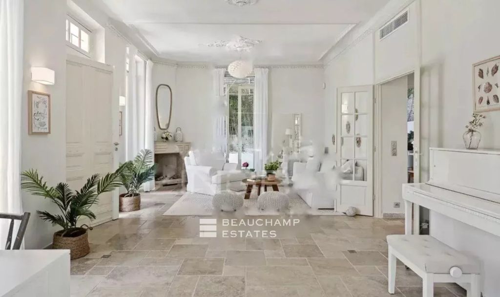 Splendid bourgeois-style villa – piscine