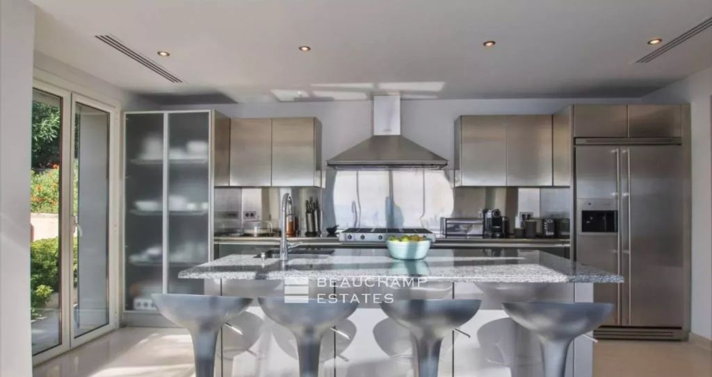 Splendid property Roc d’Azur, 5 rooms, Cap d’Antibes