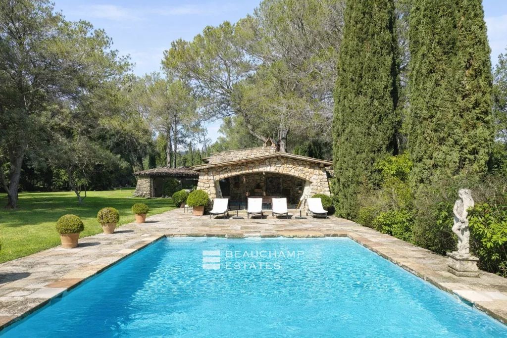 Stone Bastide – 10 Bedrooms – Auribeau-sur-Siagne