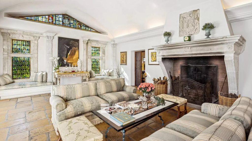 Stone Bastide – 10 Bedrooms – Auribeau-sur-Siagne