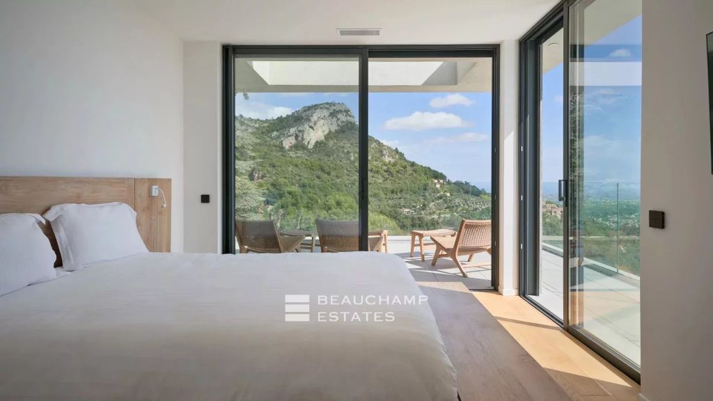 Stunning Contemporary Villa in Vence, 5 Suites, Panoramic Sea View from Cap Ferrat to Estérel
