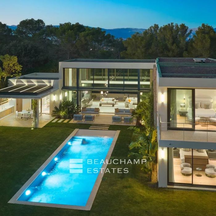 Stunning modern Mougins property