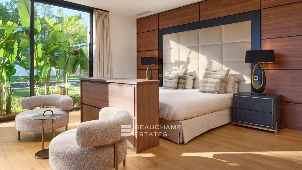 Stunning modern Mougins property