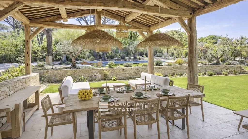 Stunning newly built villa with renovated Provençal charm in Ramatuelle