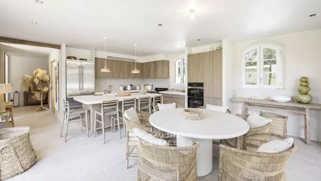 Stunning newly built villa with renovated Provençal charm in Ramatuelle