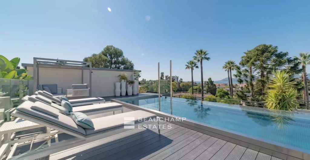 Stunning penthouse in new prestigious residence