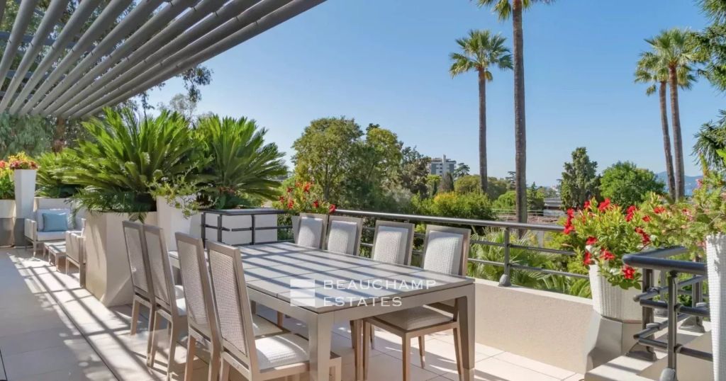 Stunning penthouse in new prestigious residence