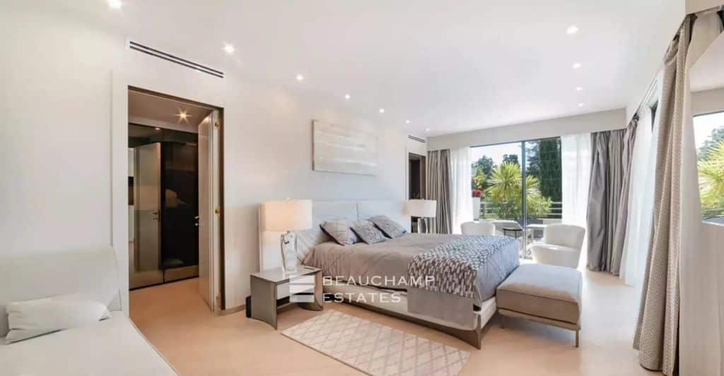 Stunning penthouse in new prestigious residence