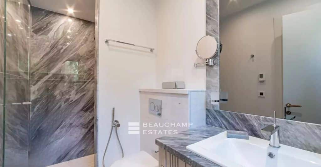 Stunning penthouse in new prestigious residence