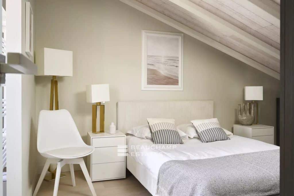 Stunning Top-Floor Apartment, 3 En-Suite Bedrooms – Cannes City Center