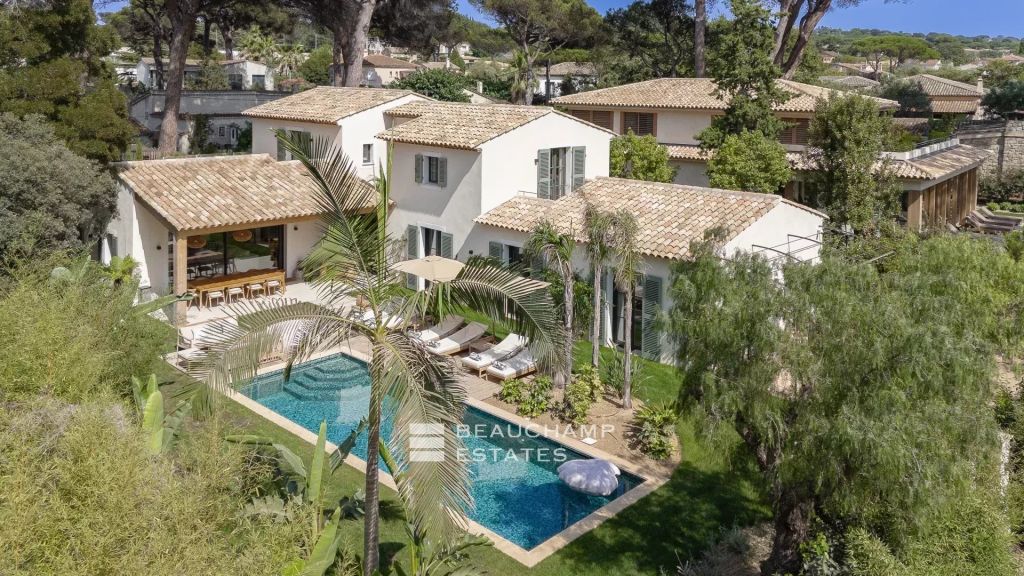 Sublime new villa within walking distance of the center of Saint-Tropez and the beach