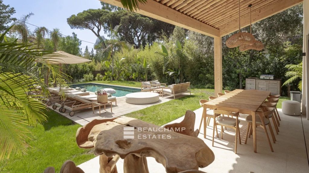 Sublime new villa within walking distance of the center of Saint-Tropez and the beach