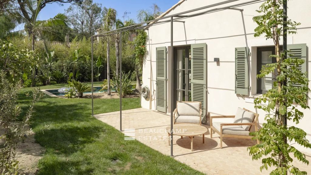 Sublime new villa within walking distance of the center of Saint-Tropez and the beach