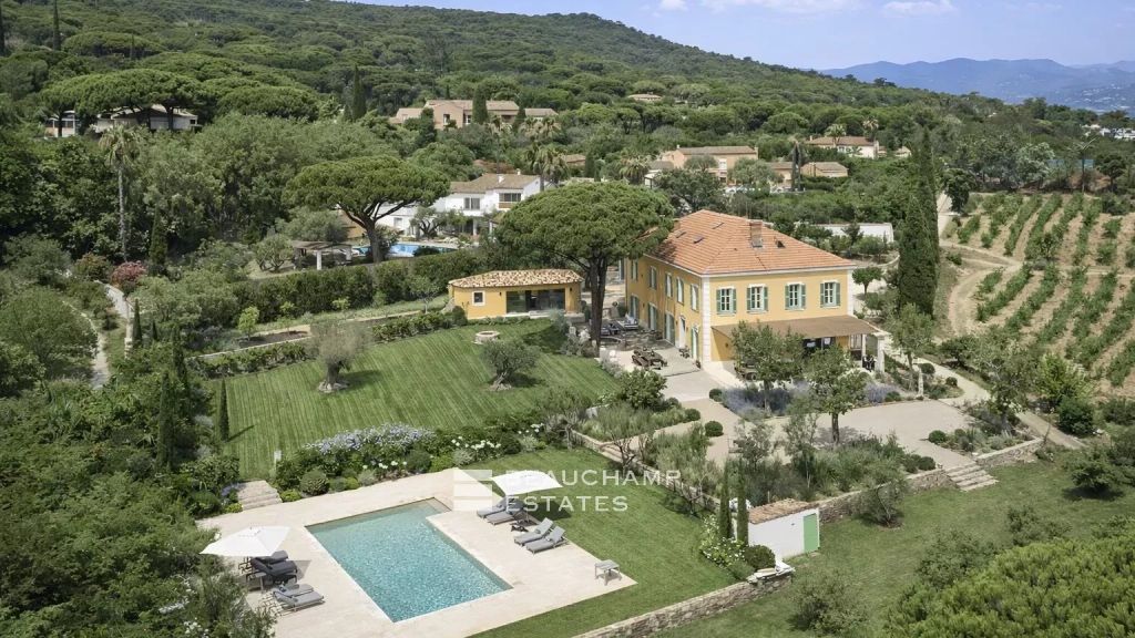 Sublime renovated Provençal bastide close to the center and beaches of Saint-Tropez