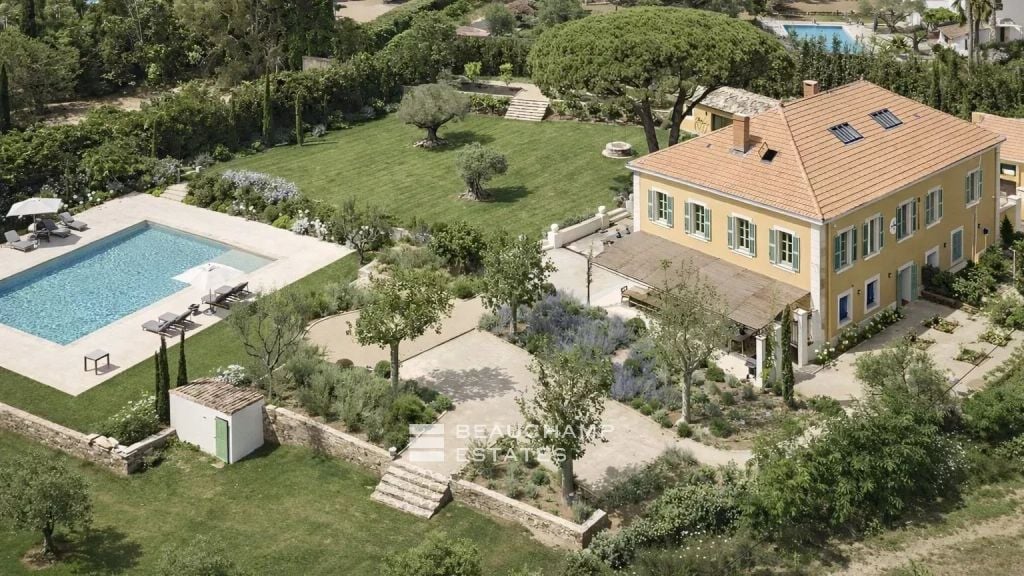 Sublime renovated Provençal bastide close to the center and beaches of Saint-Tropez