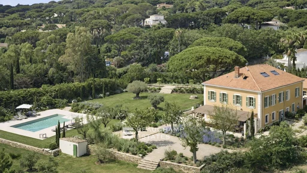 Sublime renovated Provençal bastide close to the center and beaches of Saint-Tropez