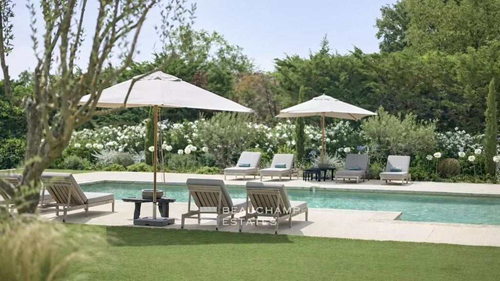 Sublime renovated Provençal bastide close to the center and beaches of Saint-Tropez