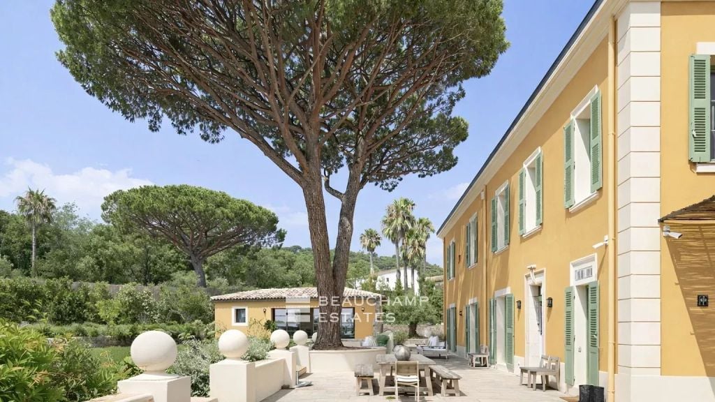 Sublime renovated Provençal bastide close to the center and beaches of Saint-Tropez