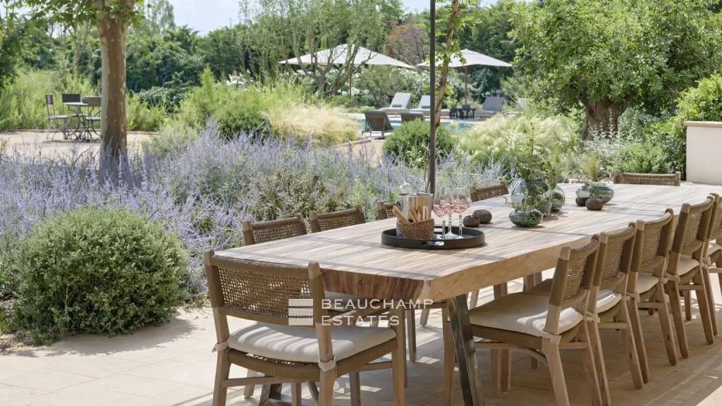 Sublime renovated Provençal bastide close to the center and beaches of Saint-Tropez