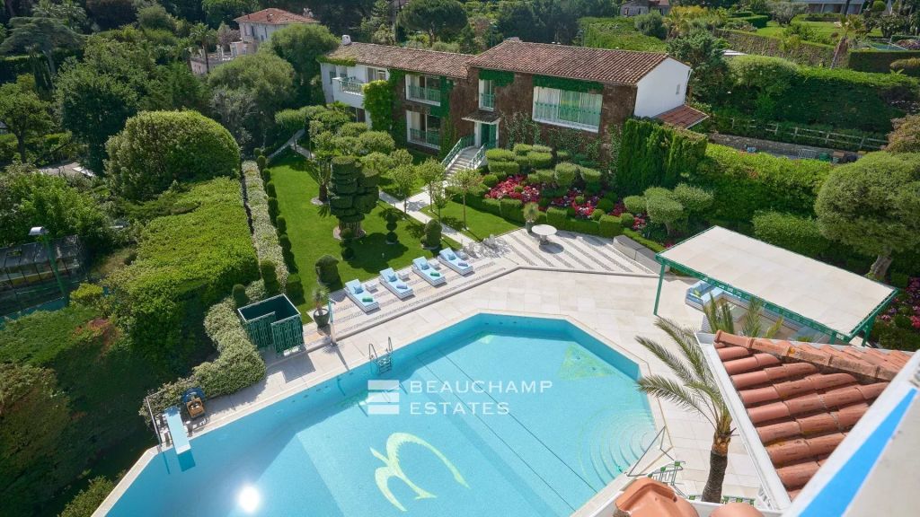 Sumptuous property composed of 3 villas