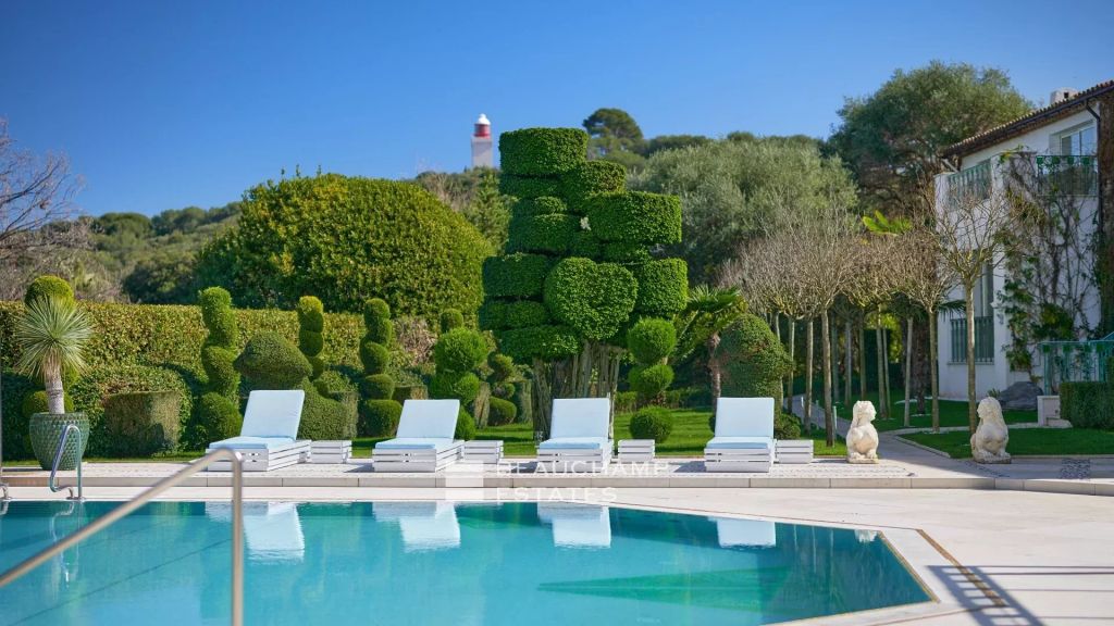 Sumptuous property composed of 3 villas