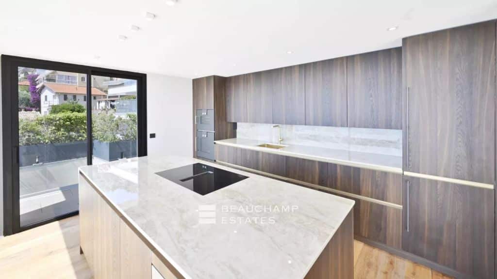 Sumptuous Roof terracce Sea View