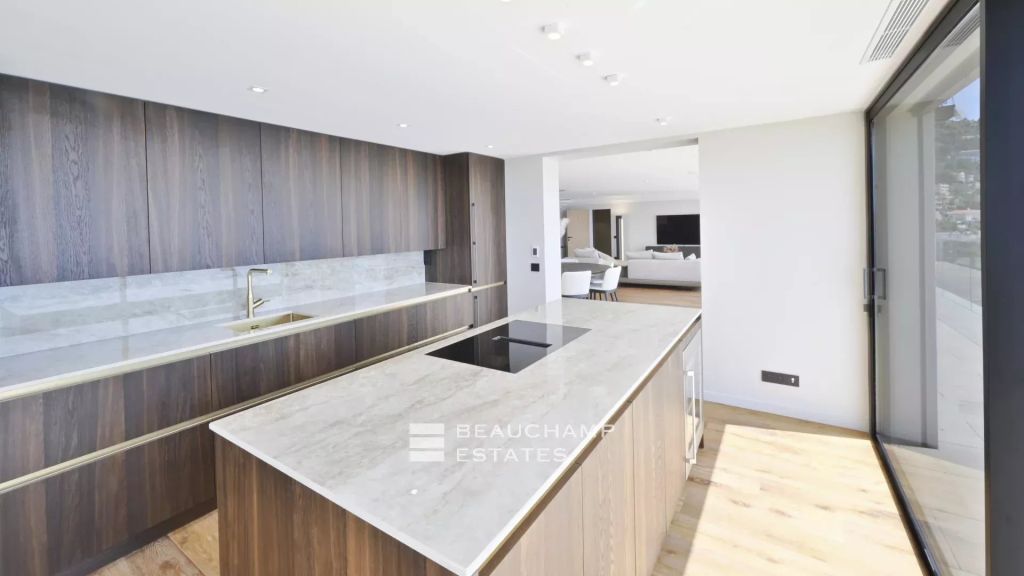 Sumptuous Roof terracce Sea View