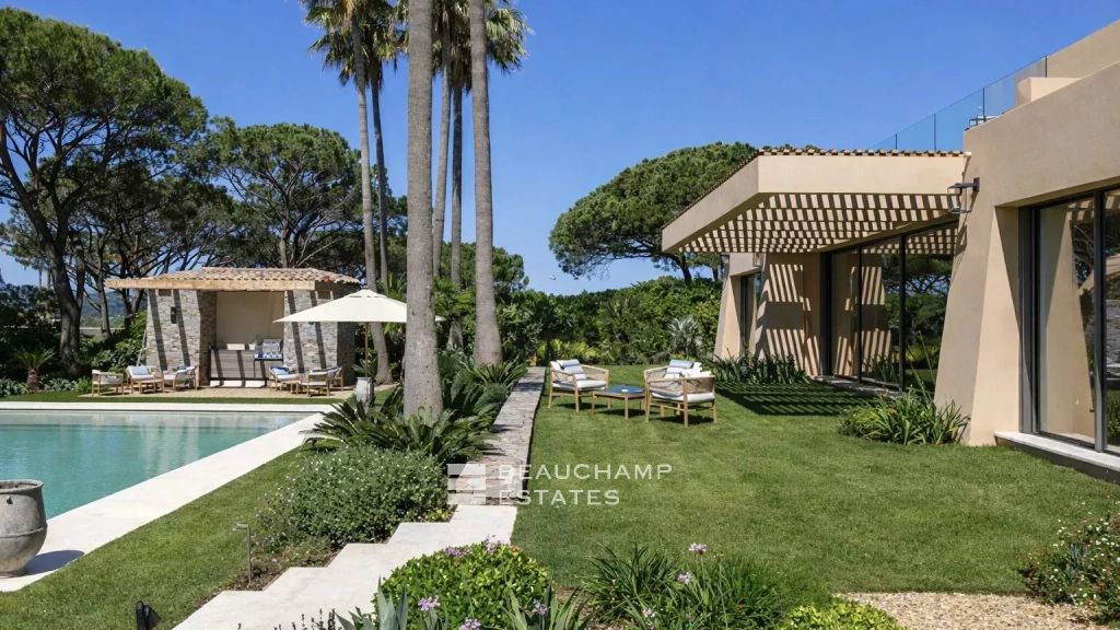 Sumptuous villa in a secure gated estate with views over Pampelonne Bay and walking distance to Tahiti Beach