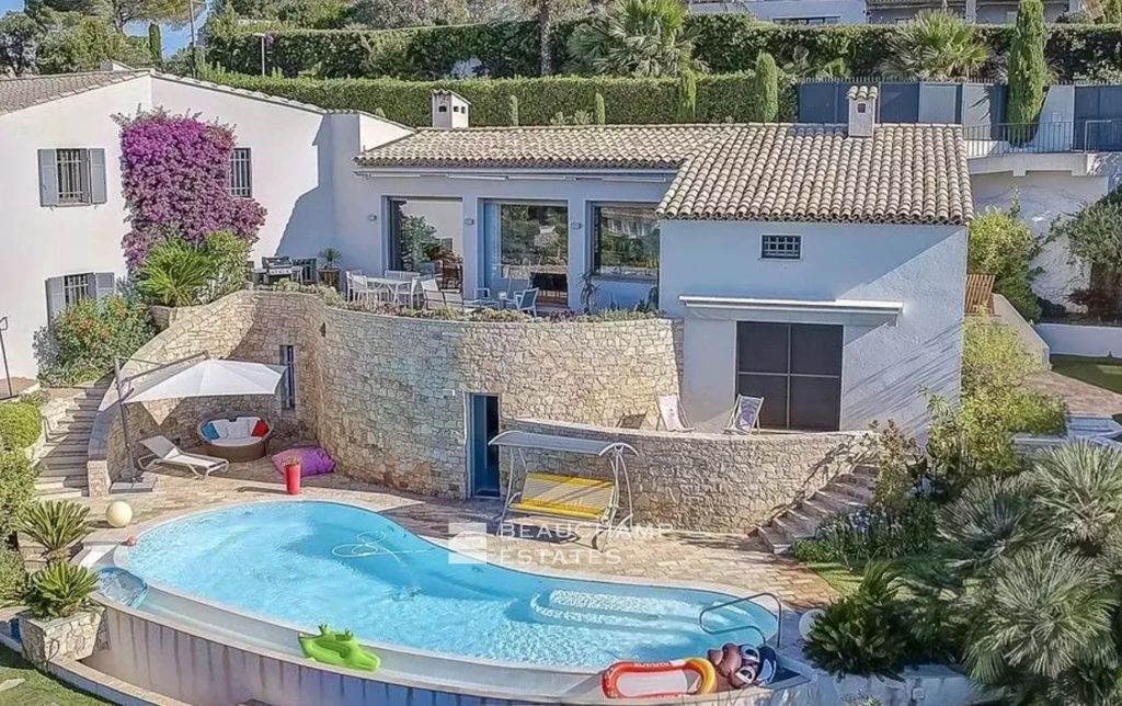 SUPER-CANNES, VILLA WITH PANORAMIC SEA VIEW