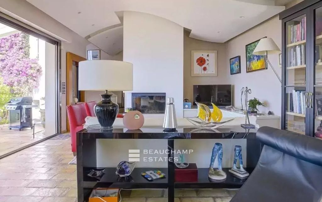 SUPER-CANNES, VILLA WITH PANORAMIC SEA VIEW