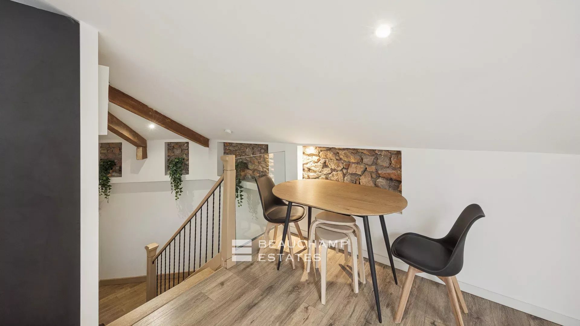 Superb new 2-bedroom – Cannes center Superb new 2-bedroom – Cannes center