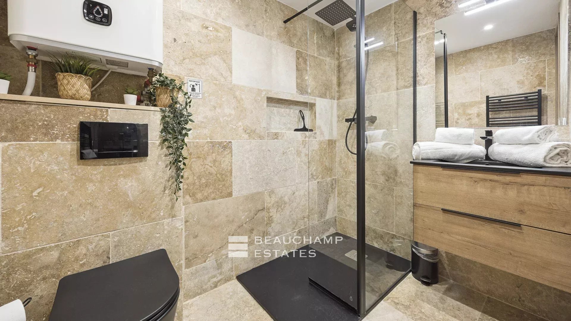 Superb new studio with large terrace – Cannes center Superb new studio with large terrace – Cannes center