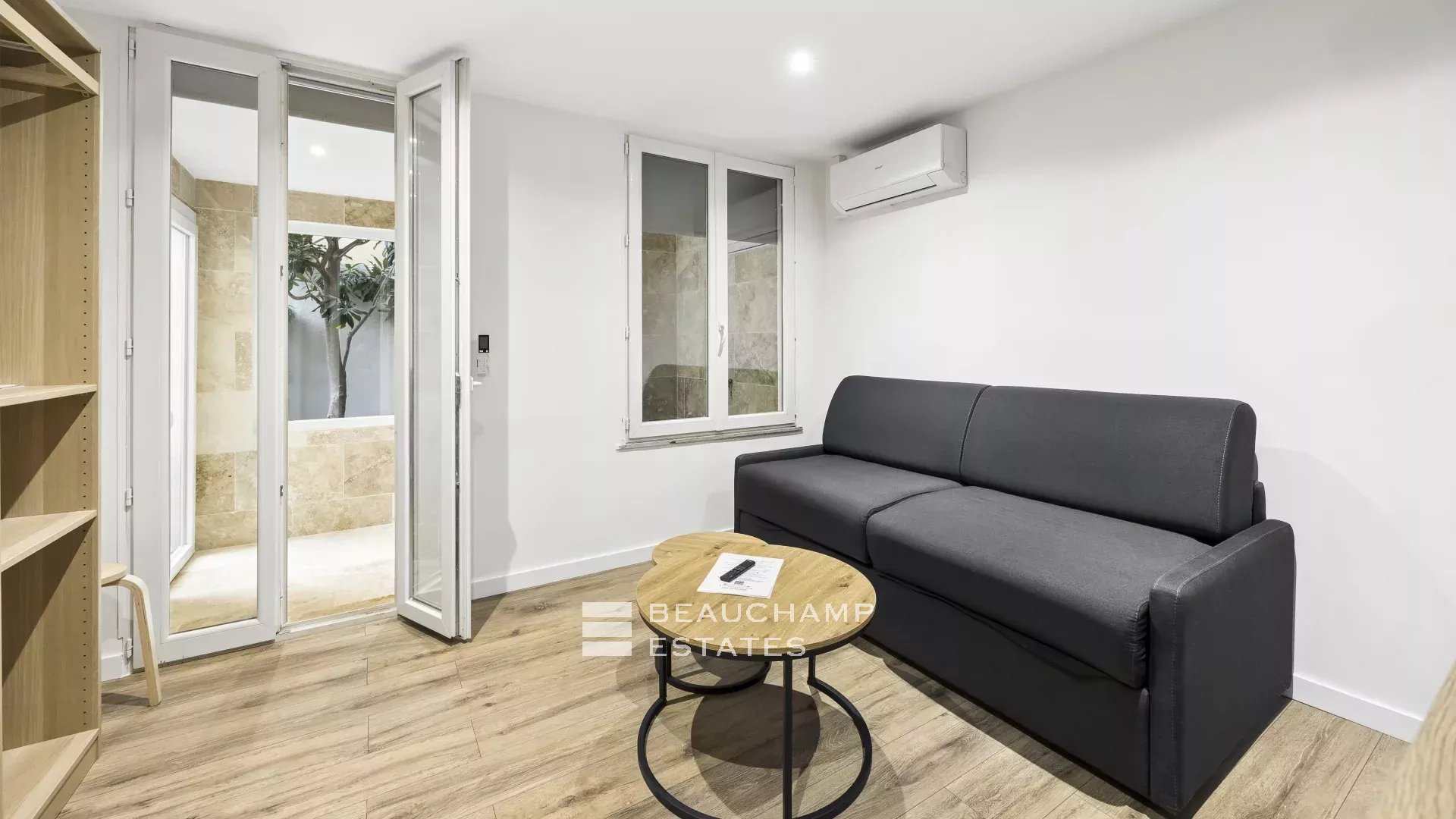 Superb new studio with large terrace – Cannes center Superb new studio with large terrace – Cannes center