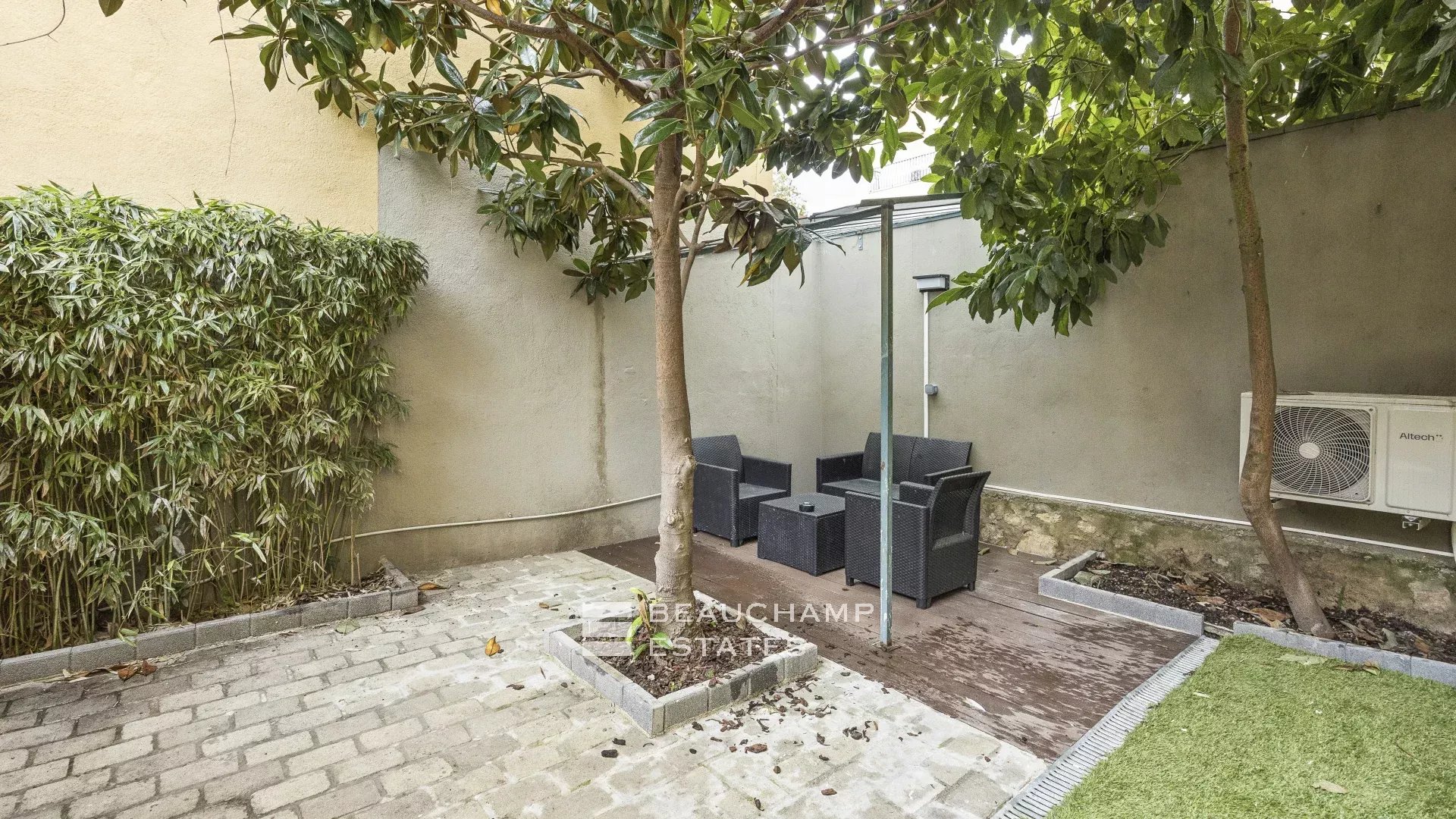 Superb new studio with large terrace – Cannes center Superb new studio with large terrace – Cannes center