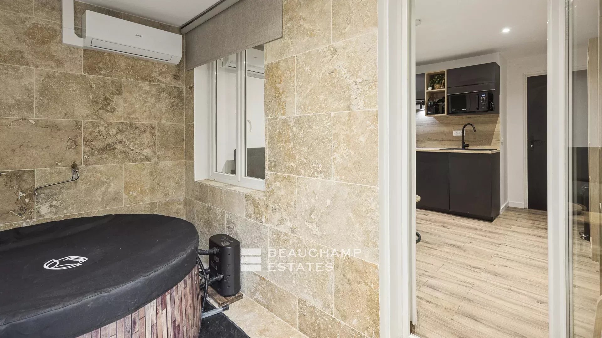 Superb new studio with large terrace – Cannes center Superb new studio with large terrace – Cannes center