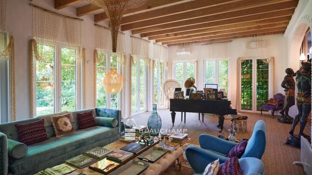 Superb property located in a closed domain in Gassin