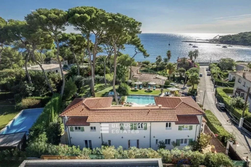 Superb villa with panoramic sea views in Cap d’Antibes