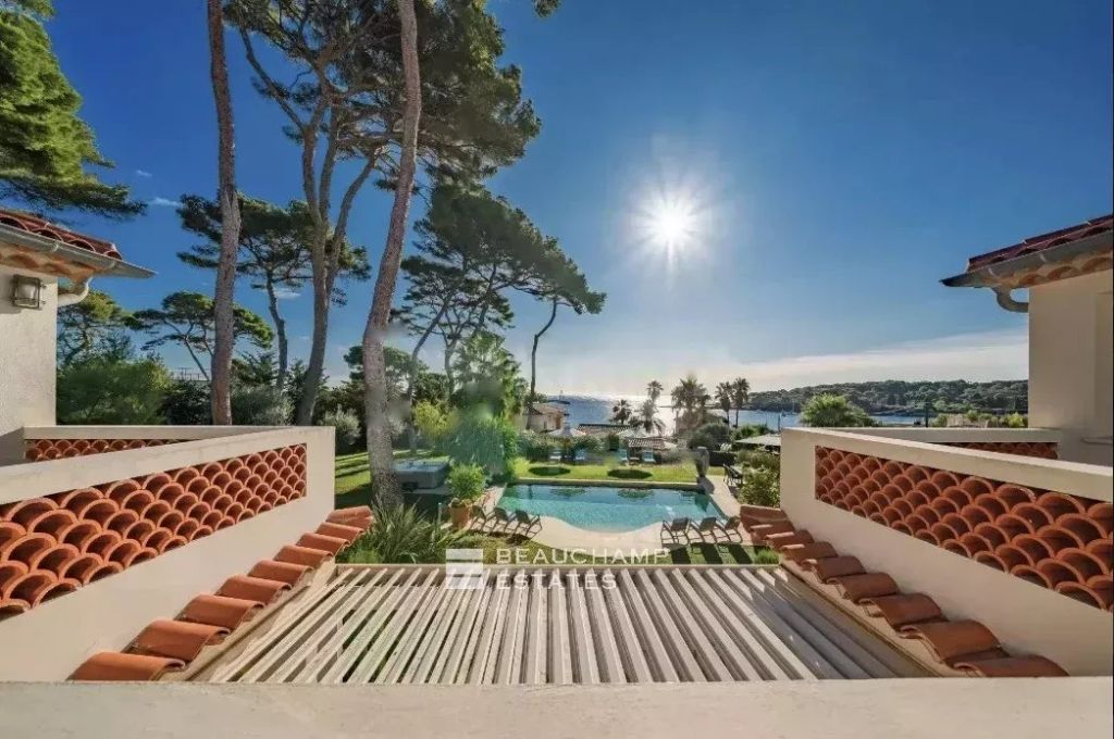 Superb villa with panoramic sea views in Cap d’Antibes