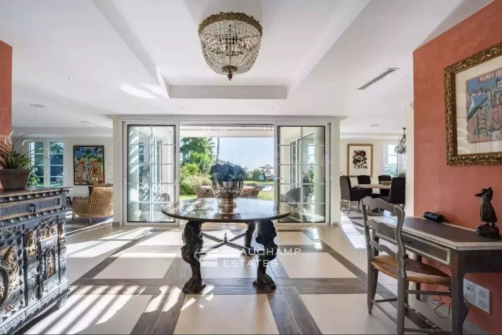 Superb villa with panoramic sea views in Cap d’Antibes
