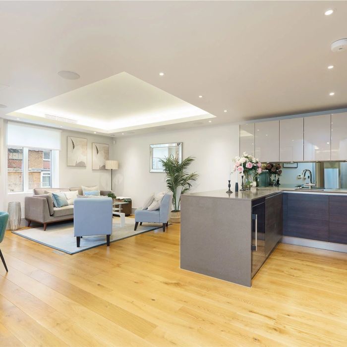 Three bedroom apartment with private balcony and parking, St John’s Wood